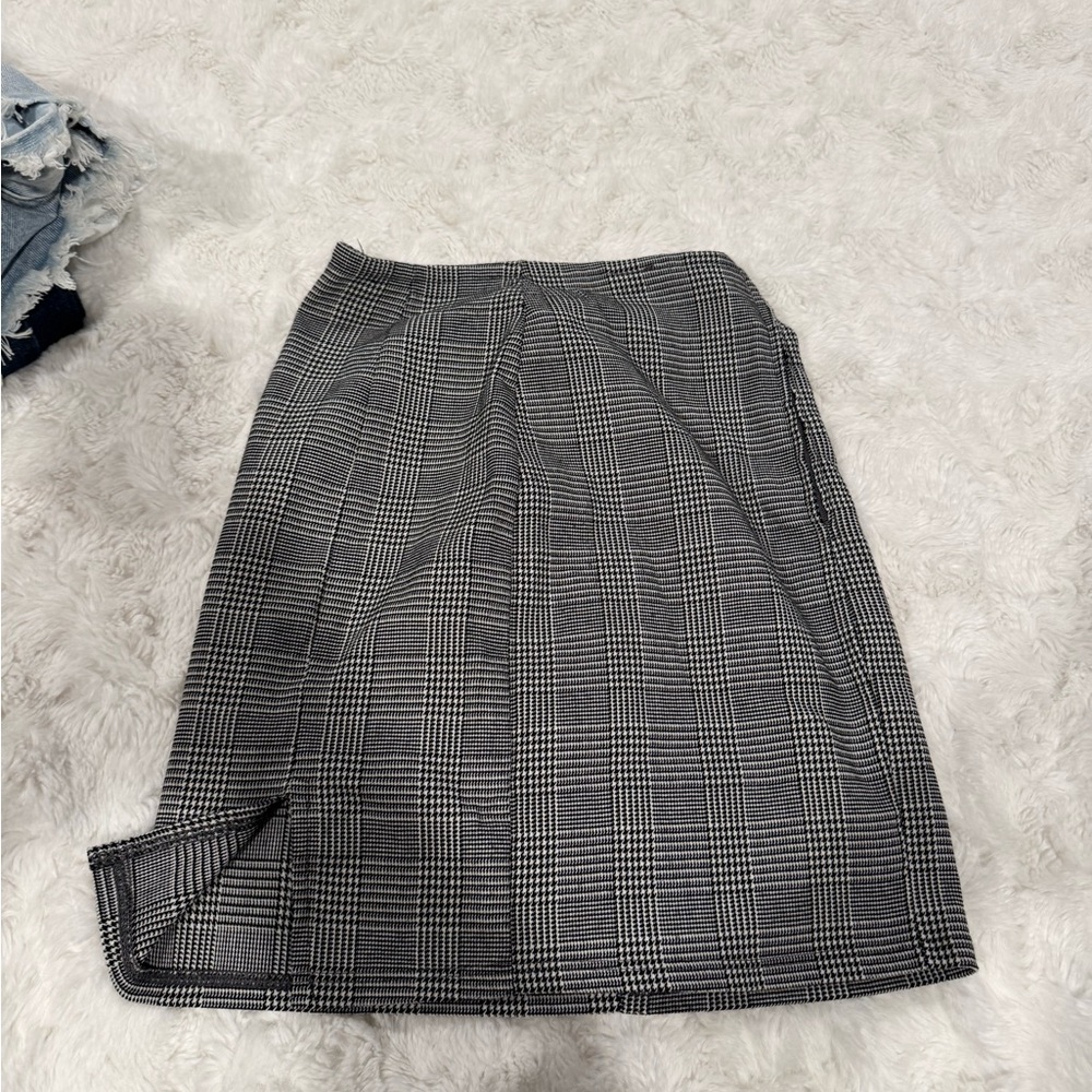 Classic Gray Plaid Skirt